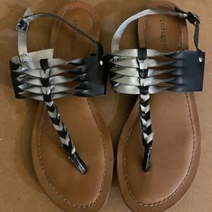 EUC black and silver Indigo Rd. flat heel sandals